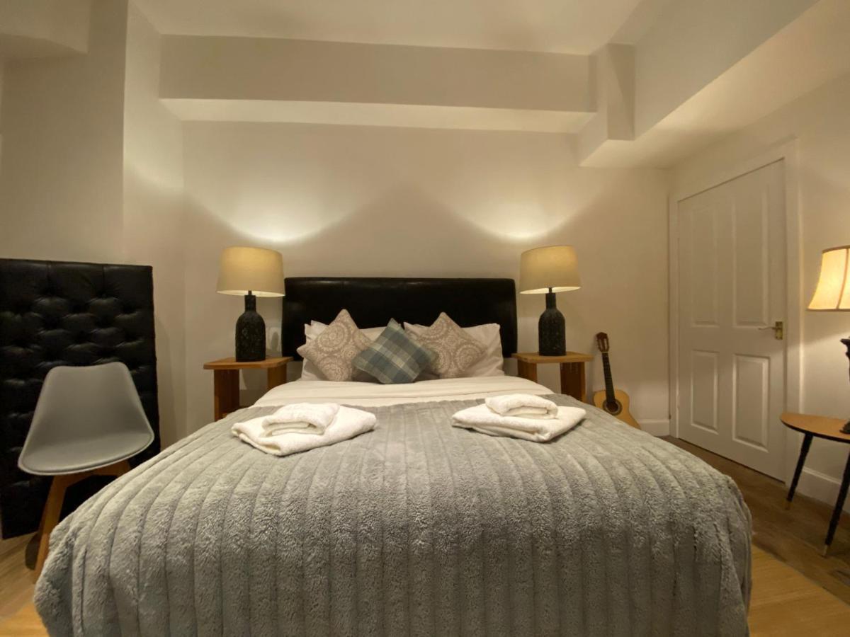 Queen Street Boutique Suites Edimburgo Exterior foto A bedroom at the hotel