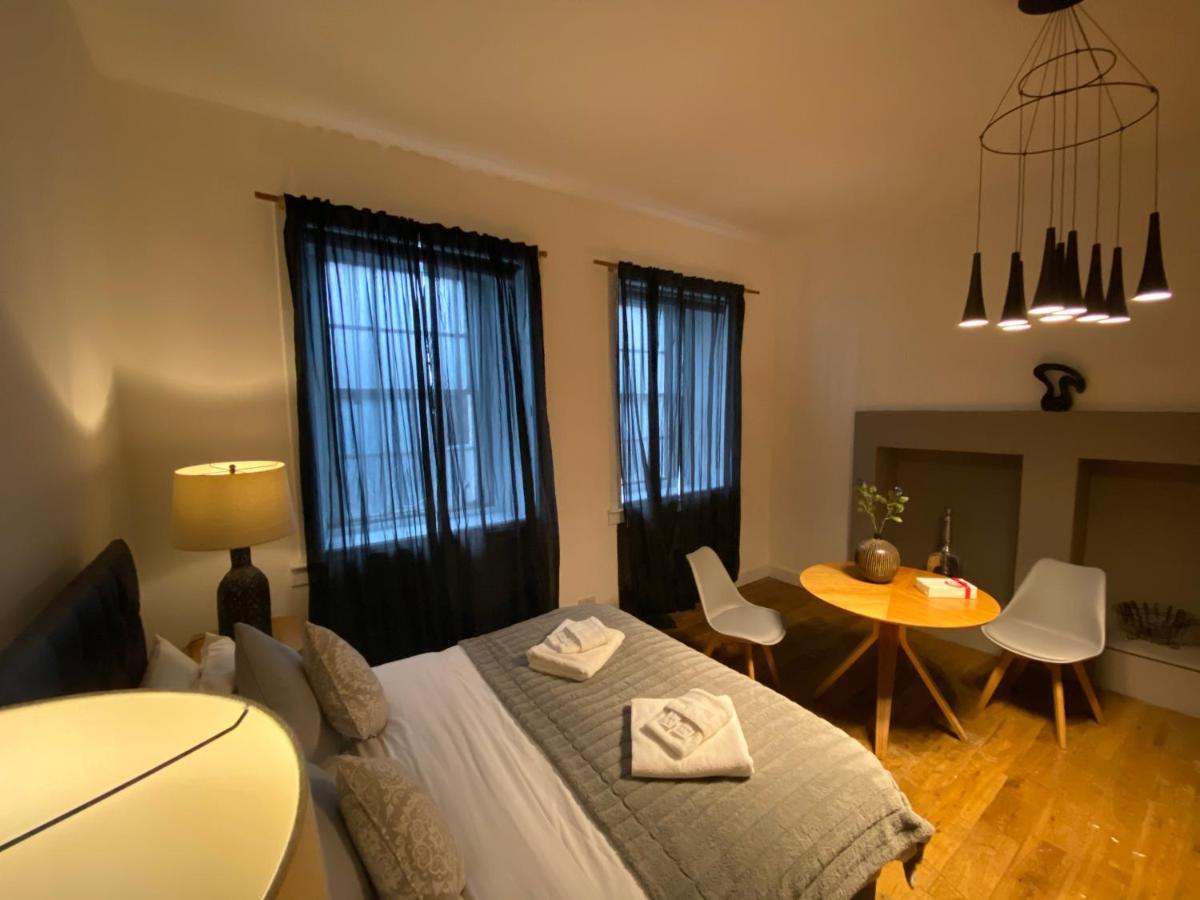 Queen Street Boutique Suites Edimburgo Exterior foto A room at the hotel