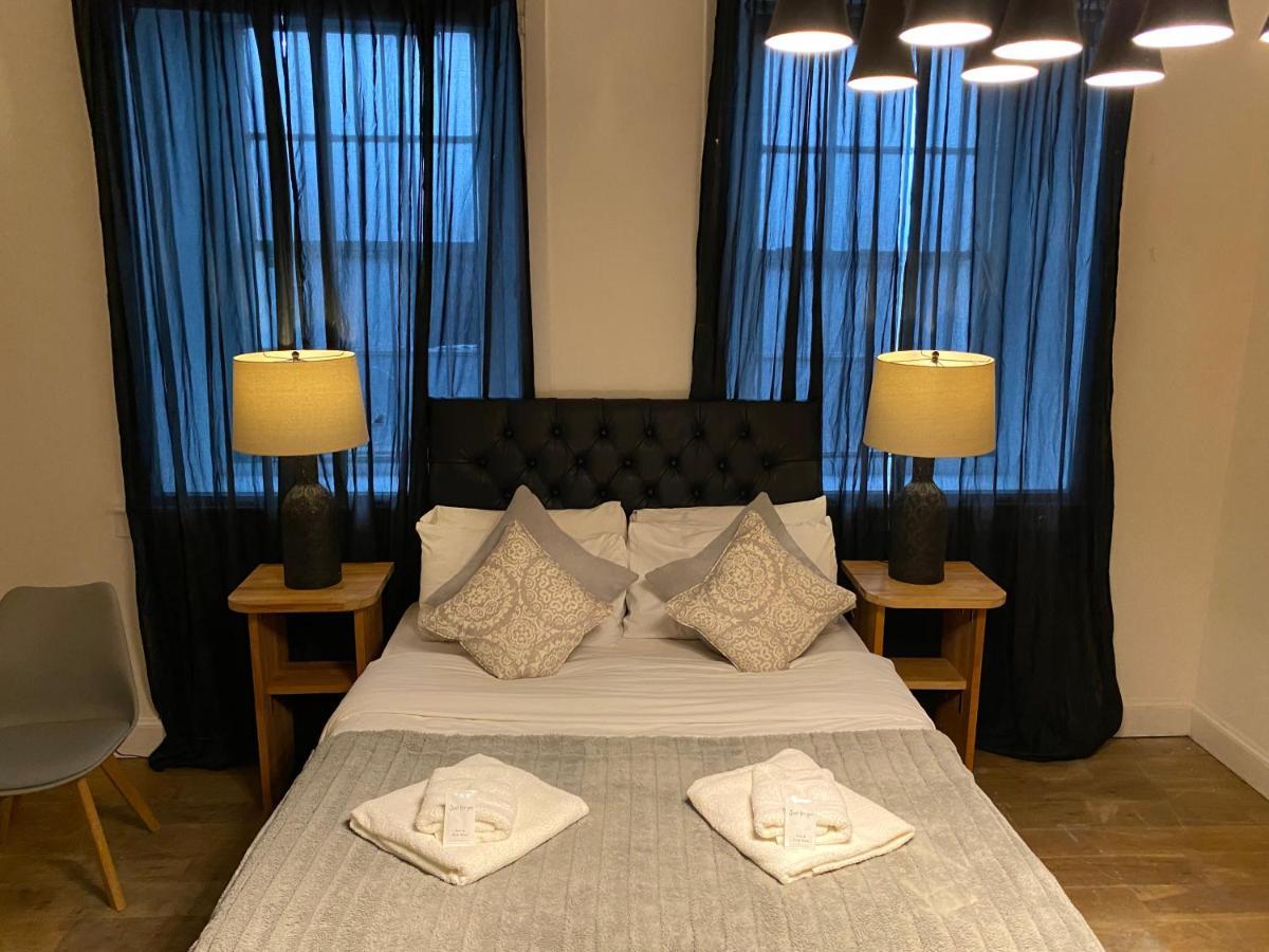 Queen Street Boutique Suites Edimburgo Exterior foto A bedroom at the hotel