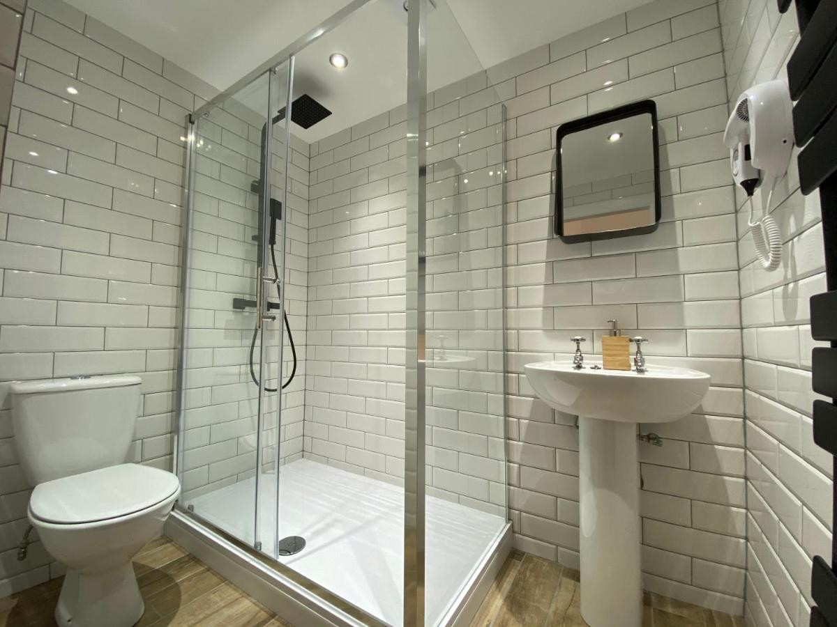 Queen Street Boutique Suites Edimburgo Exterior foto A shower cubicle