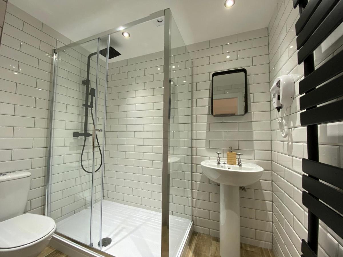 Queen Street Boutique Suites Edimburgo Exterior foto A shower cubicle