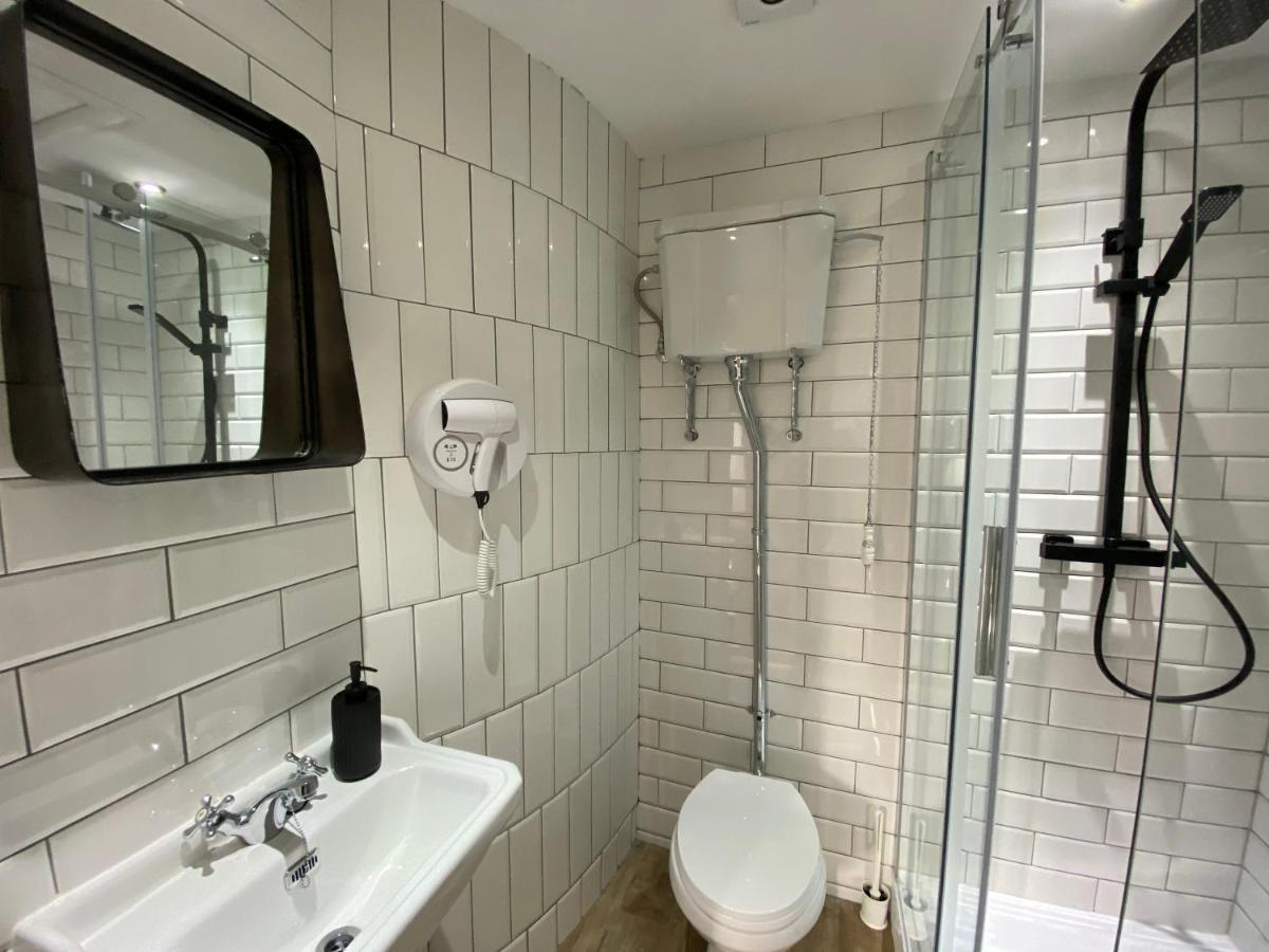 Queen Street Boutique Suites Edimburgo Exterior foto Bathroom at the hotel